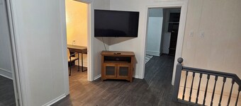 Modern Franklin Apartment Near Historic Downtown