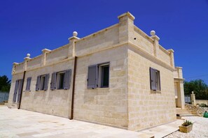 Exterior - Villa D'Olivier Luxury by Rentbeat (Ostuni)