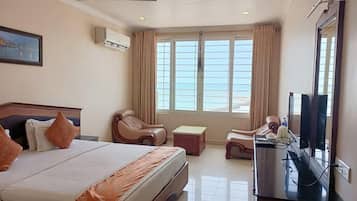 Desk, iron/ironing board, free WiFi, wheelchair access