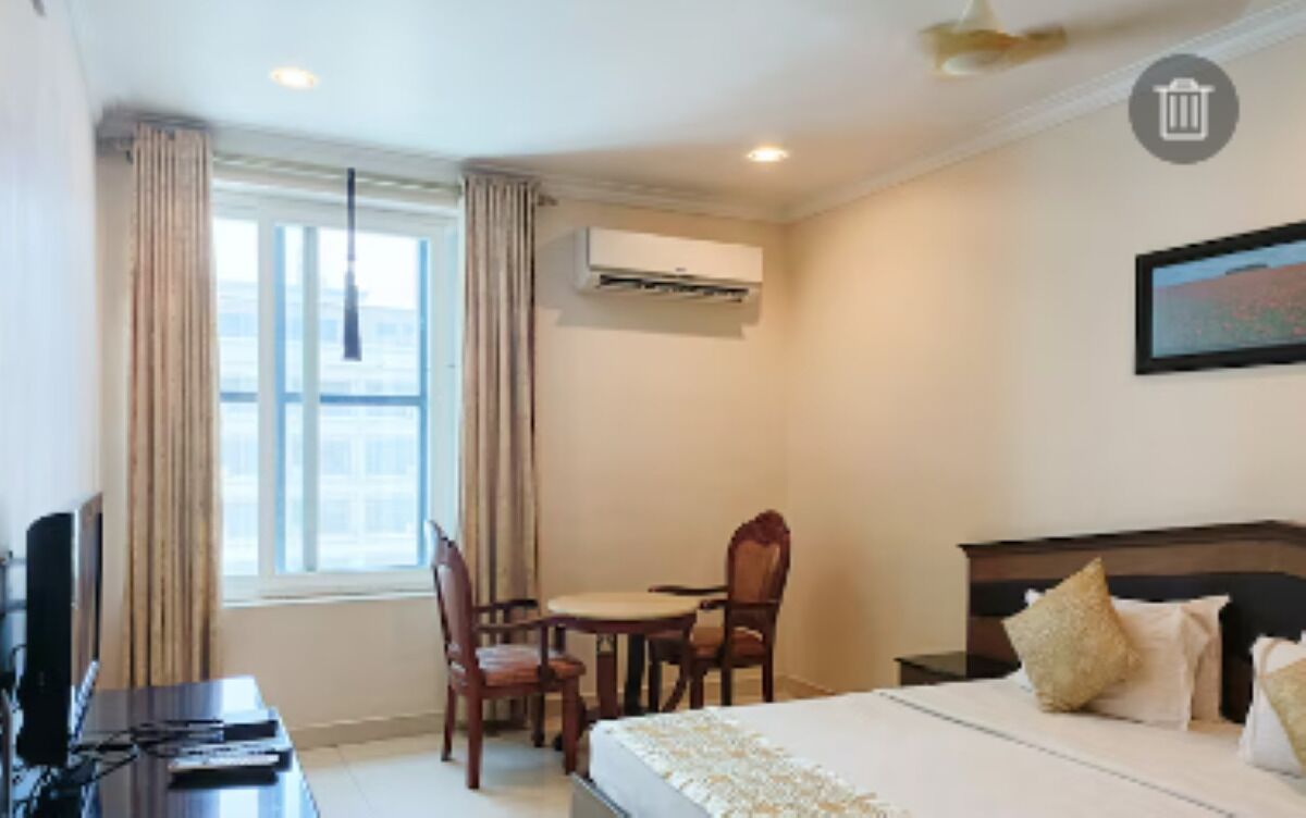 Quarto casal standard, vista para a cidade | Ferros/tábuas de passar roupa, Wi-Fi de cortesia