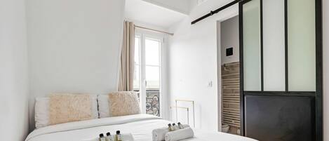 1 bedroom, iron/ironing board, travel cot, WiFi