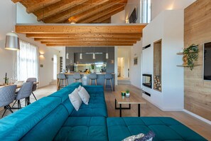 TV, fireplace - Villa Descansa ZadarVillas (Poljica-Brig)