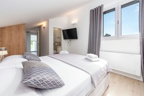 3 chambres, fer et planche à repasser, Wi-Fi gratuit, draps fournis