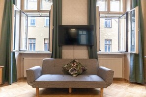 Basic Room | Living area - Bright Central Rooms Ideal For Long Stay (Vienna)