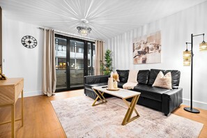 Unclassified image, 5 of 49, button - 	
Stylish Chinatown Two Bedrooms Apartment - Secure Parking - Balcony (Birmingham)