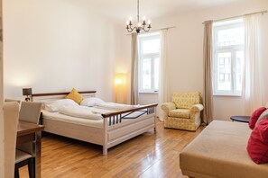Basic Apartment | Iron/ironing board, free WiFi - Spacious 2BR Apartment Long Stay Vienna (Vienna)