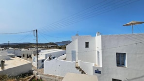 Front of property - Efis Apartments (Milos)