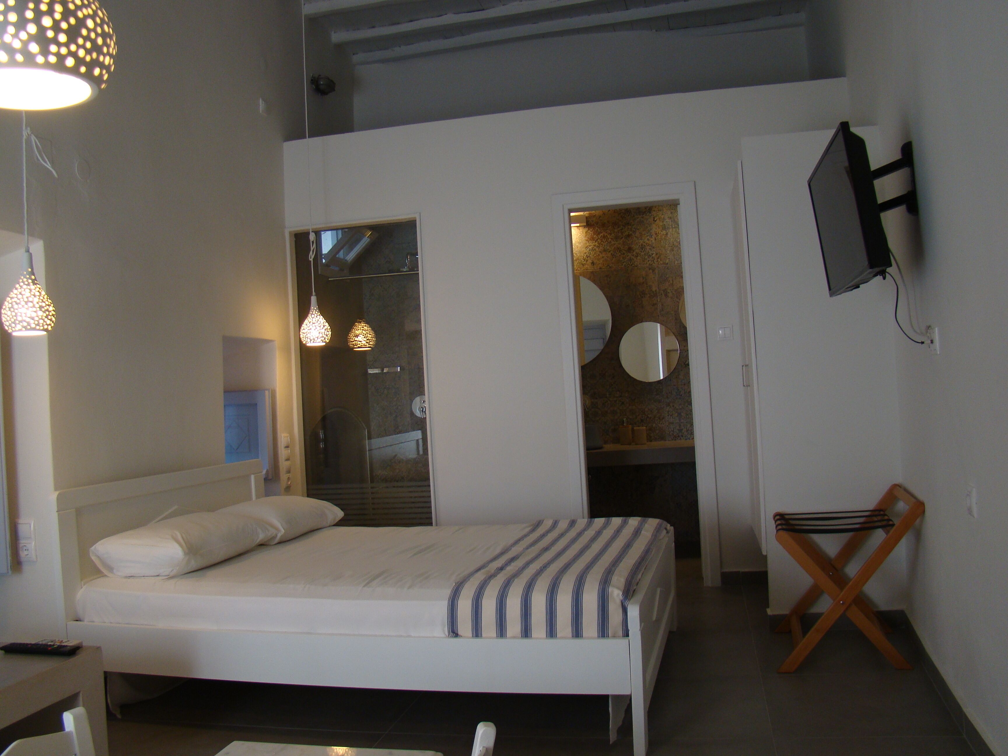 Comfort Studio with Garden View | Soundproofing, free WiFi, bed sheets