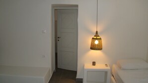 1-Bedroom Apartment with Sea View Terrace | 隔音、免費 Wi-Fi、床單
