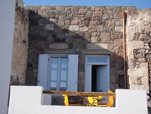 Front of property - Efis Apartments (Milos)