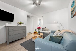 TV, DVD player - Kleene Buud - cozy apartment on the ground floor, 2 persons, quiet and central location (Büsum)