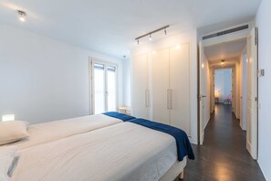Iron/ironing board, WiFi, bed sheets - Renovated House in Tarifa's Historic Center (Tarifa)