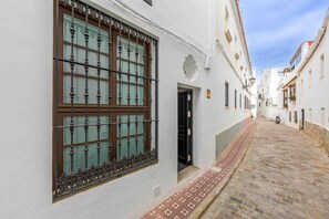 Exterior detail - Renovated House in Tarifa's Historic Center (Tarifa)