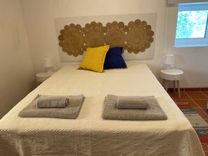 2 chambres, fer et planche à repasser, Wi-Fi, literie fournie