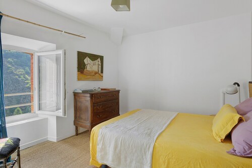 Guest Room “Montagne Noire, Chez 'Pinceau'” – Mountain View, Shared Terrace, Wi-Fi