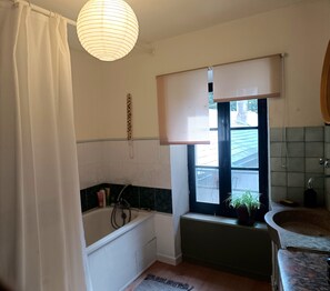 Shower, towels