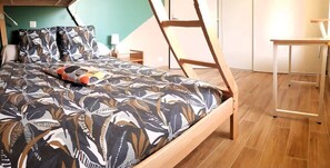 2 chambres, fer et planche à repasser, Wi-Fi, draps fournis