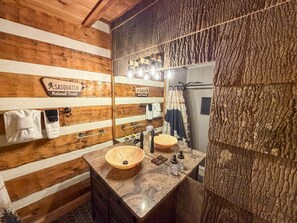 Apartment, Garden View | Bathroom - Boujee Bear- Modernized Cabin Minutes to Dollywood (Sevierville)