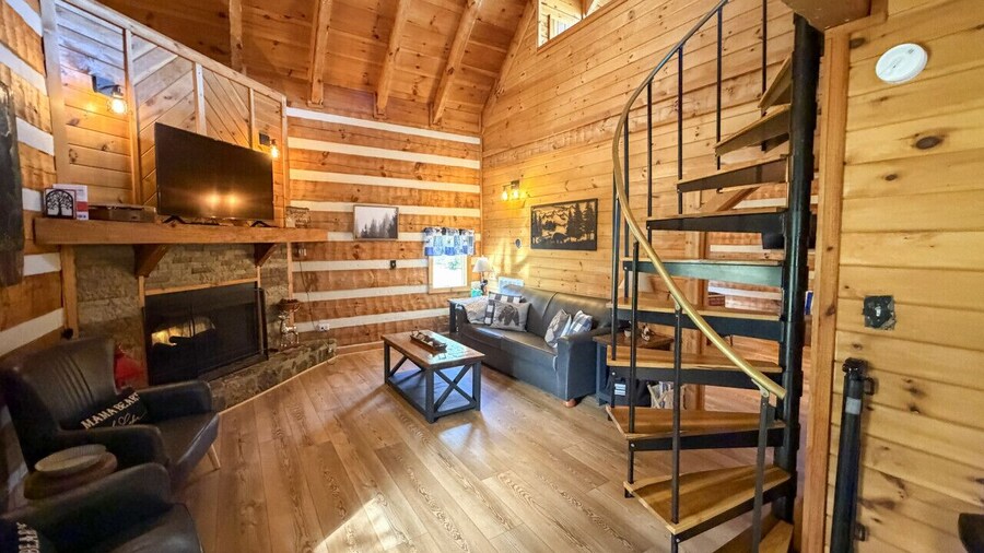 Boujee Bear- Modernized Cabin near Dollywood