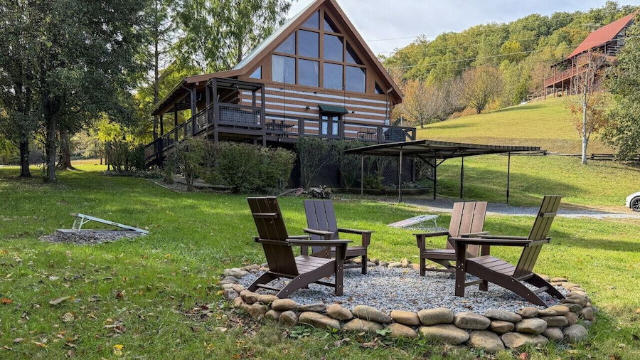 Boujee Bear- Modernized Cabin near Dollywood