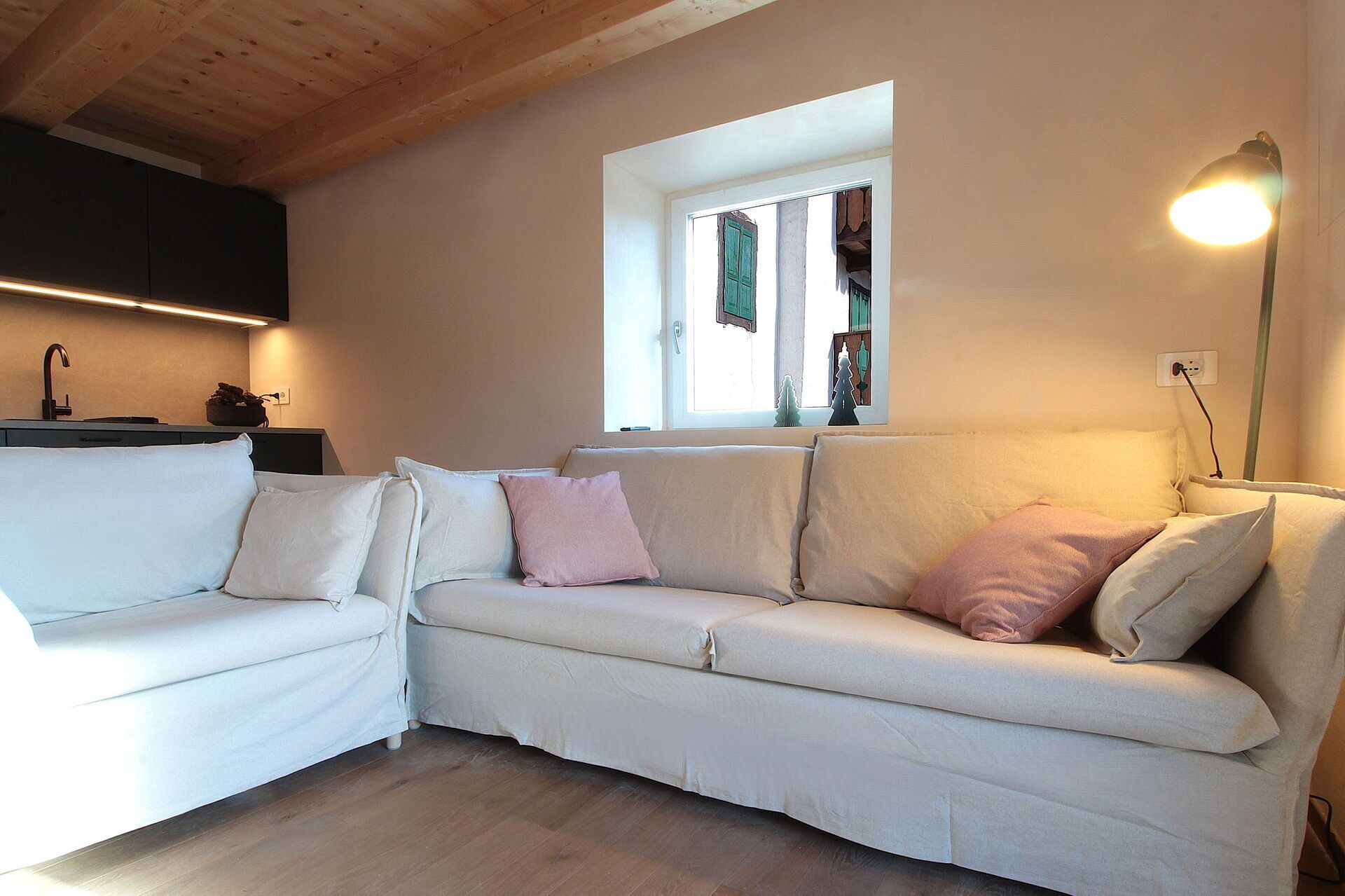 Autumn, Kitchen, Living Room, Spring, Summer, Winter