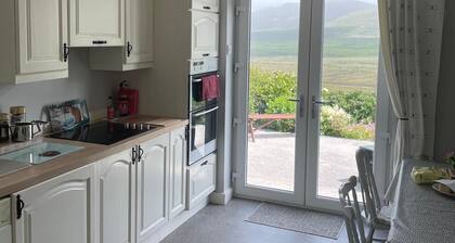 Jerry's Cottage, Dingle Penninsula Wild Atlantic Way and Páirc Nasiúnta na Mara