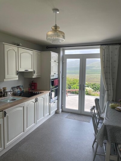 Jerry's Cottage, Dingle Penninsula Wild Atlantic Way and Páirc Nasiúnta na Mara 