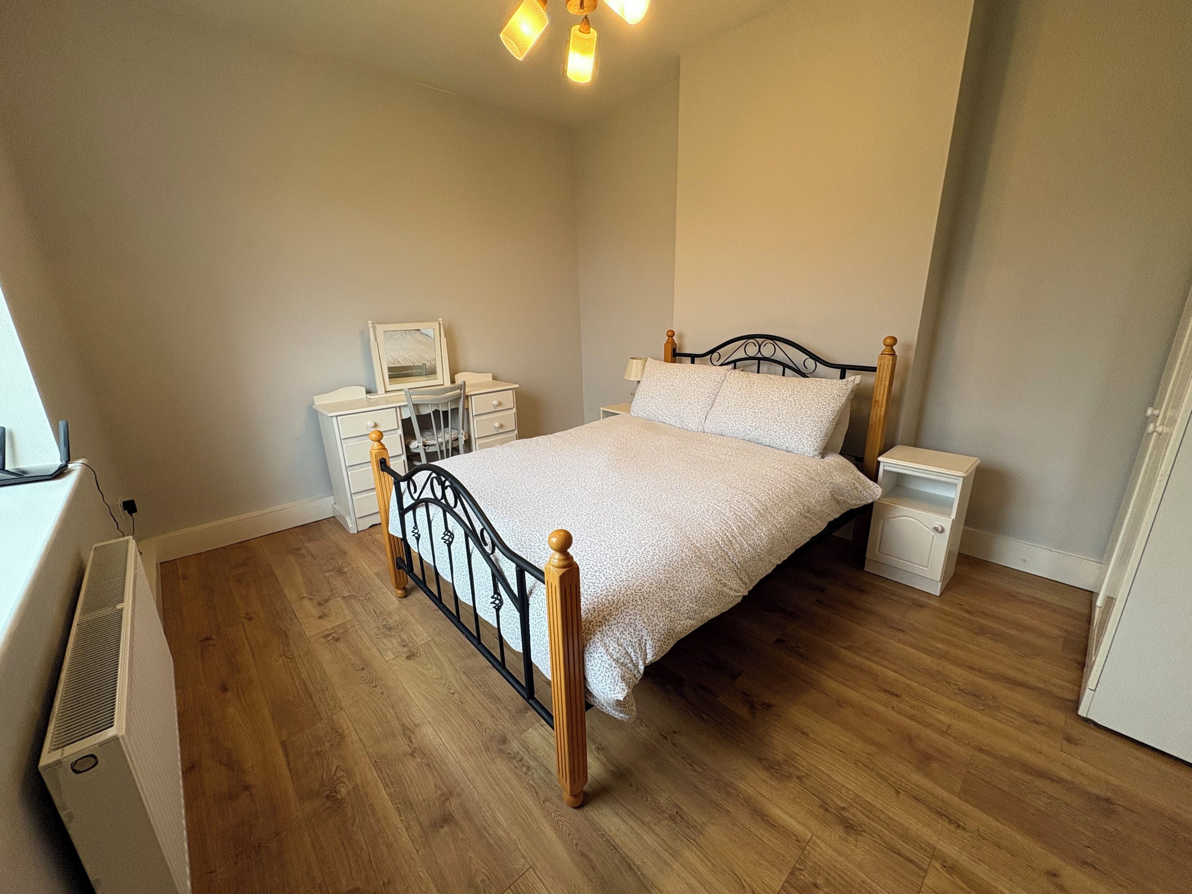 4 bedrooms, iron/ironing board, free WiFi, bed sheets