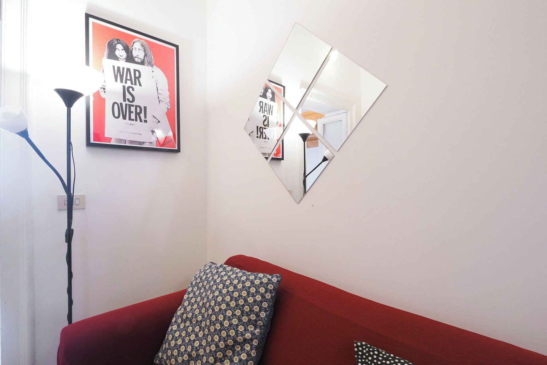 Wand, Interior Design, Bilderrahmen, Zimmer, Farbe, Moderne Kunst, Wohnzimmer, Design, Lampe