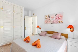 1 habitación, tabla de planchar con plancha, internet y ropa de cama 