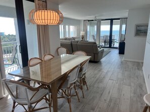 Dining - Siesta Sands 611 (Sarasota)
