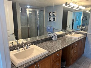 Hair dryer - Siesta Sands 611 (Sarasota)