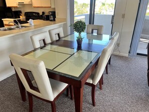 Dining - Siesta Sands 408 (Sarasota)