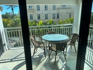 Outdoor dining - Siesta Sands 310 (Sarasota)