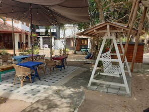 Outdoor dining - Tomorrowland Beach Villas  (Rekawa)