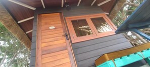 Spring | Exterior detail