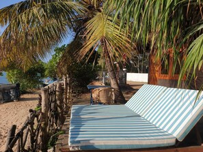 Deluxe-Villa, Terrasse, Strandblick | Terrasse/Patio