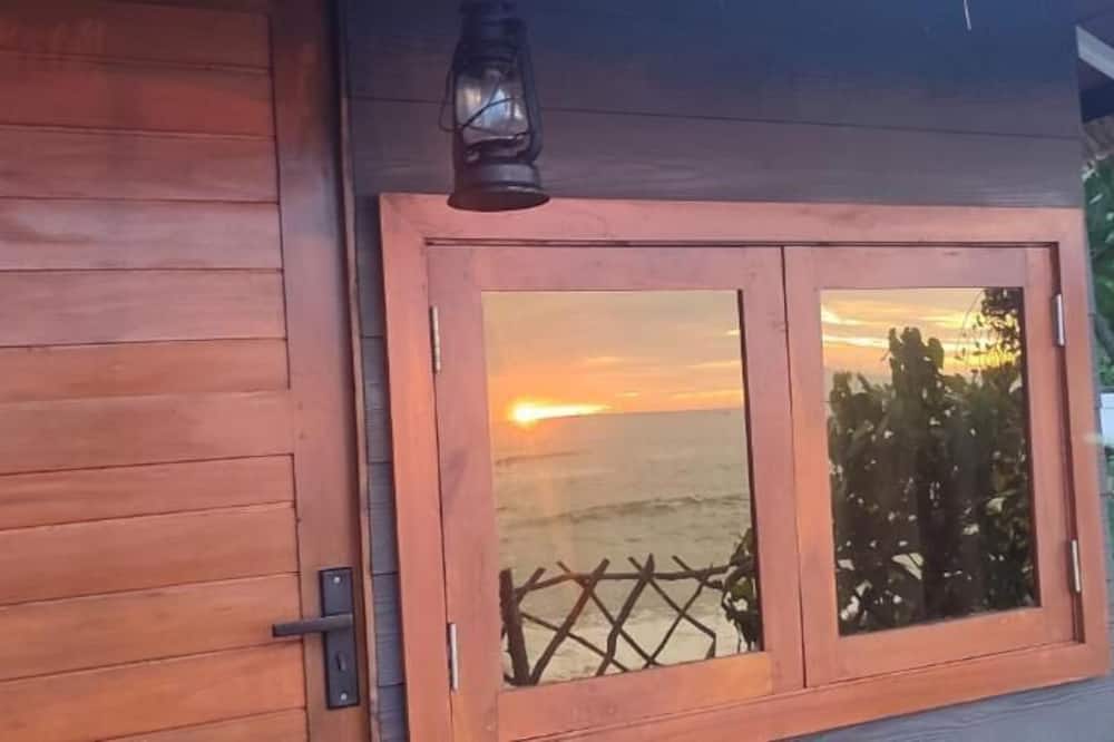 Tomorrowland Beach Villas