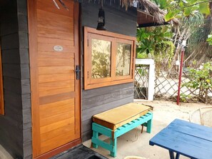 Hypo-allergenic bedding, pillow-top beds, free WiFi, bed sheets - Tomorrowland Beach Villas  (Rekawa)