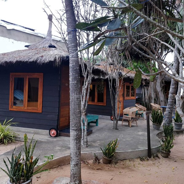 Free WiFi, wheelchair access - Tomorrowland Beach Villas  (Rekawa)