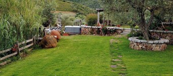 IL GIARDINO DI DANIELA APARTMENTS