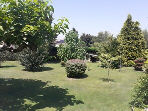 Property grounds - Guest Room "Agapanthe" with Wi-Fi (Feytiat)