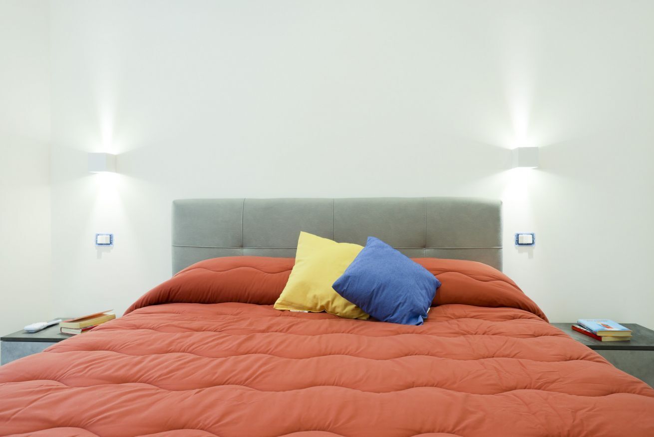 2 chambres, fer et planche à repasser