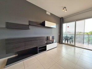 Interior - Apartment with Terrace Near Beach in Salou (Salou)