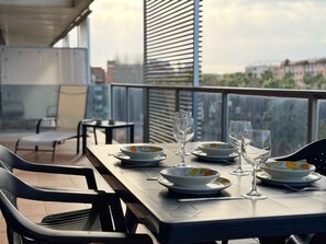 Outdoor dining - Apartment with Terrace Near Beach in Salou (Salou)