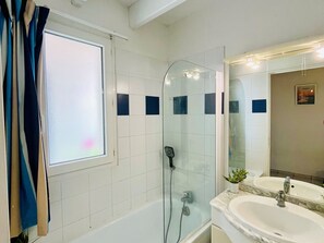 Bathroom - Apartment with sea view - 4 guests (Fouras)