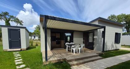Chalet Confortable avec Clim et Parc / 2 Chambres