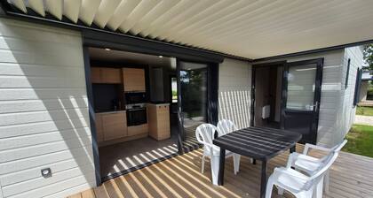 Chalet Confortable avec Clim et Parc / 2 Chambres