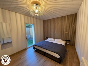 4 bedrooms, free WiFi, bed sheets