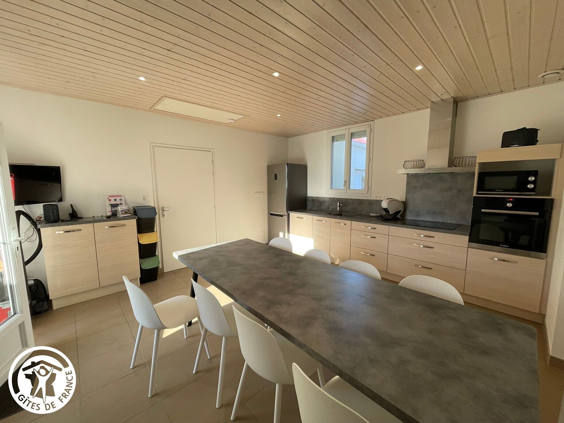 Réfrigérateur, micro-ondes, four, lave-vaisselle